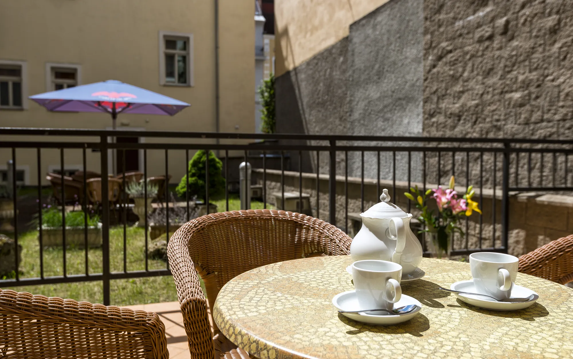 Posaďte se v lobby Boutique Hotel Romanza